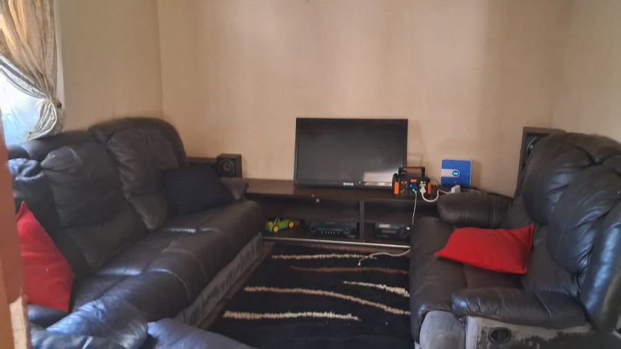 5 Bedroom Property for Sale in Mabopane Unit A North West